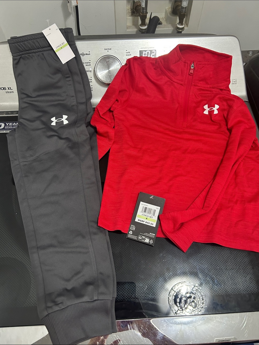 Boys size 4 two piece athletic matching set quarter zip light jacket top jogger